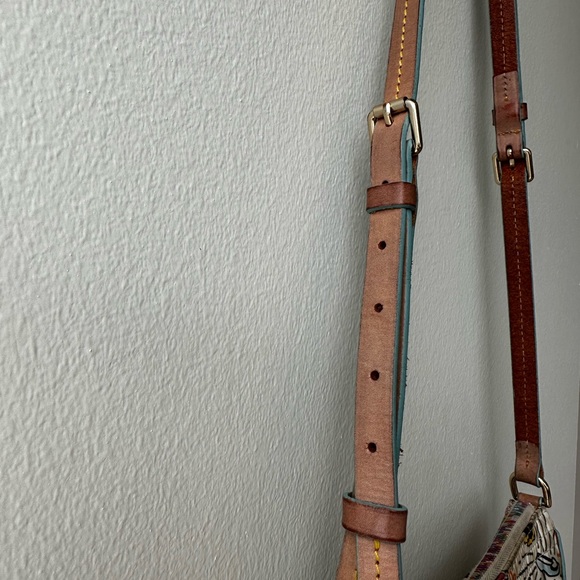 Dooney and Bourke Disney Parks White Sketch Character Cross Body Purse - Picture 15 of 16